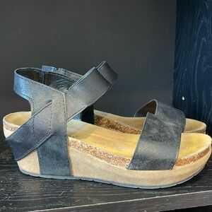 Black platform sandals